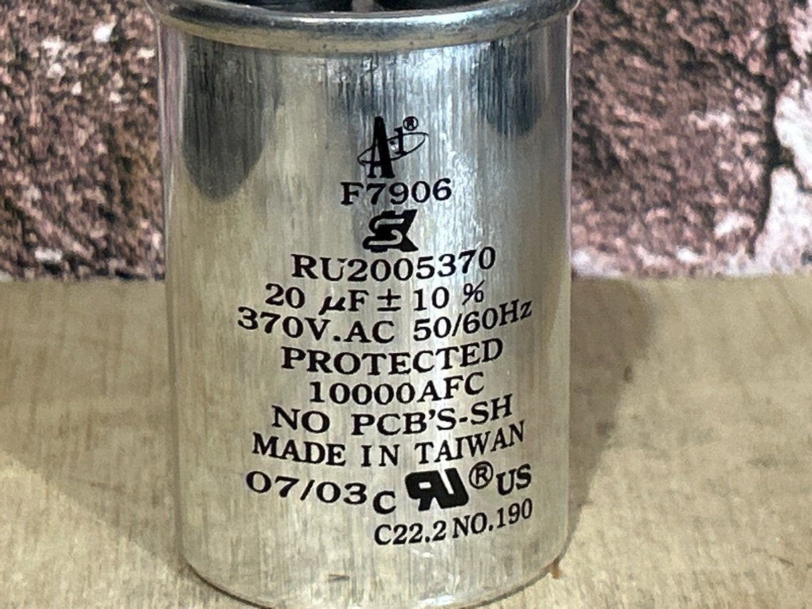 370 Vac, 20MFD 50/60 Hz, Round Capacitor