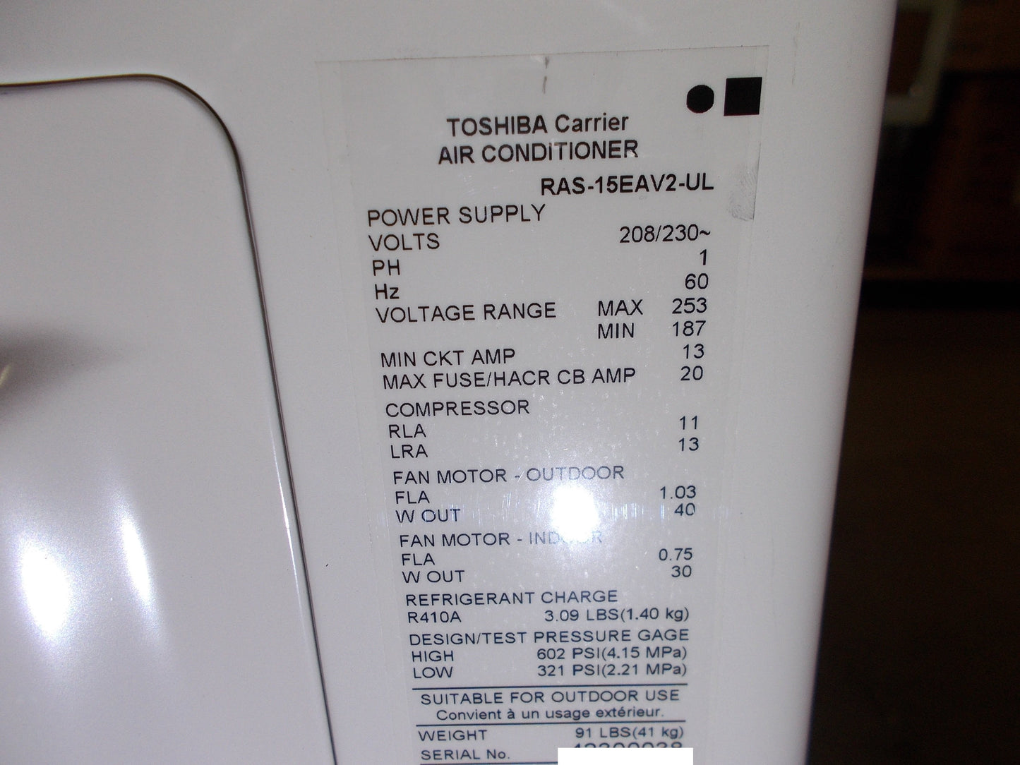 Aire acondicionado con bomba de calor minisplit de zona única de 15 000 Btu con calentador de bandeja base, 20 SEER 208-230/60/1 R-410A