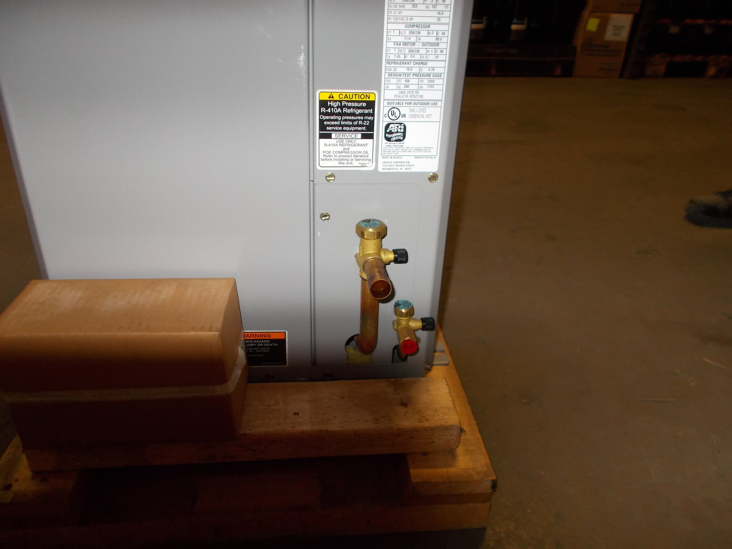 Unidad de aire acondicionado con bomba de calor minisplit para exteriores de zona única de 4 toneladas, serie Performance