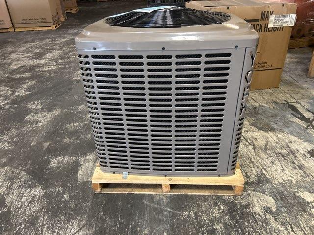 4 Ton LX Series Split-System Air Conditioner; 208-230/60/1, 13 SEER, W1M4228124