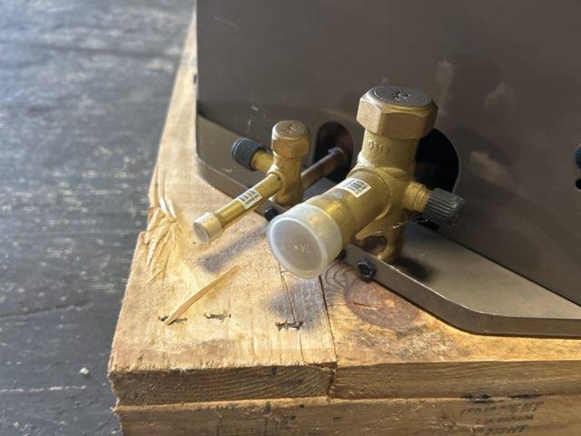 4 Ton LX Series Split-System Air Conditioner; 208-230/60/1, 13 SEER, W1M4228211