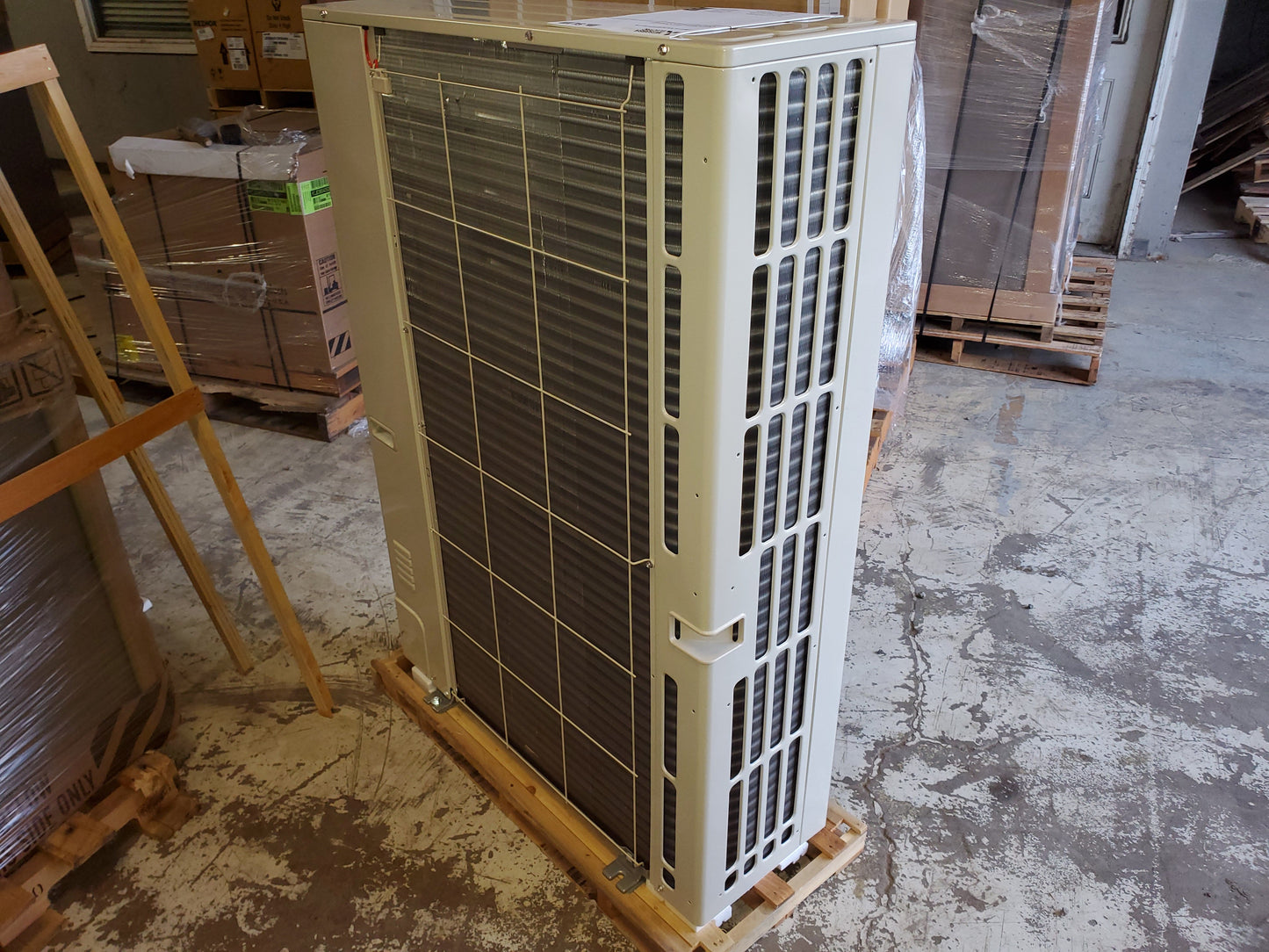 Aire acondicionado minisplit para exteriores de 42 000 Btu, 15,8 Seer 208-230/60/1 R-410A