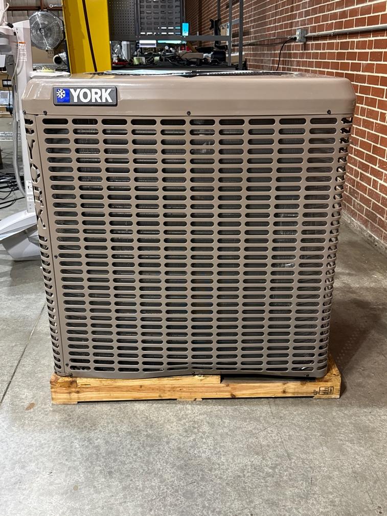3.5 Ton LX Series Split-System Heat Pump; 16 SEER, 208-230/60/1, R-410A