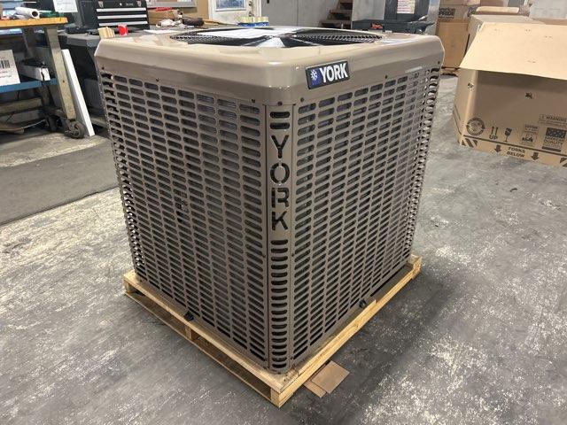 3.5 Ton LX Series Split-System Heat Pump; 16 SEER, 208-230/60/1, R-410A