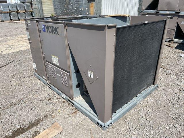 8.5 Ton Convertible Packaged Air Conditioning Unit, 12.2 EER 460/60/3 R-410A
