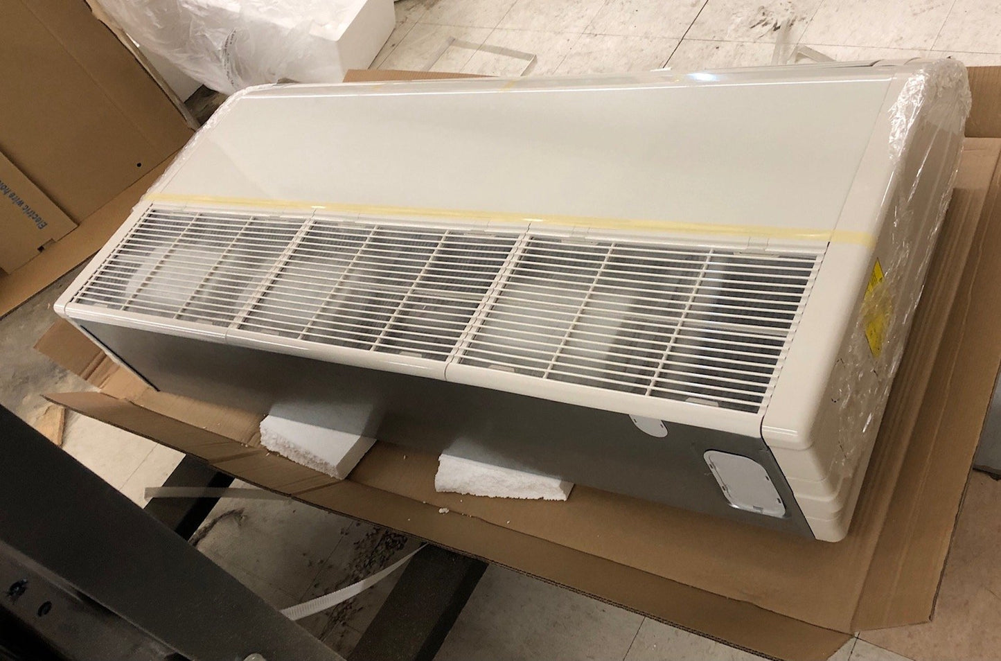 42,000 BTU Floor/Ceiling Indoor Mini-Split Heat Pump, 20 SEER 208-230/60/1 R-410A CFM:1400