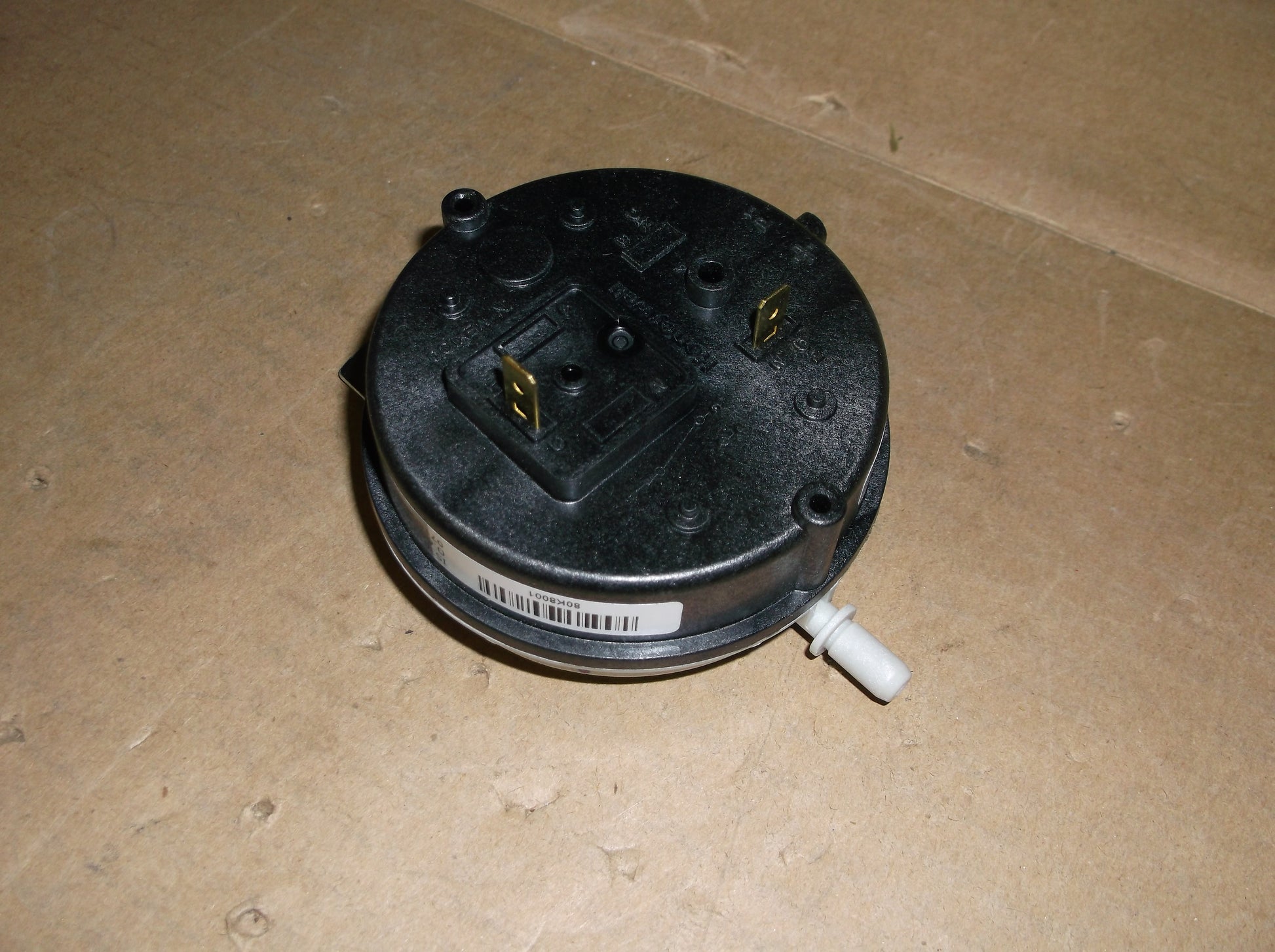 PRESSURE SWITCH 0.65"WC PF 1-PORT,2-TERM NORMALLY OPEN