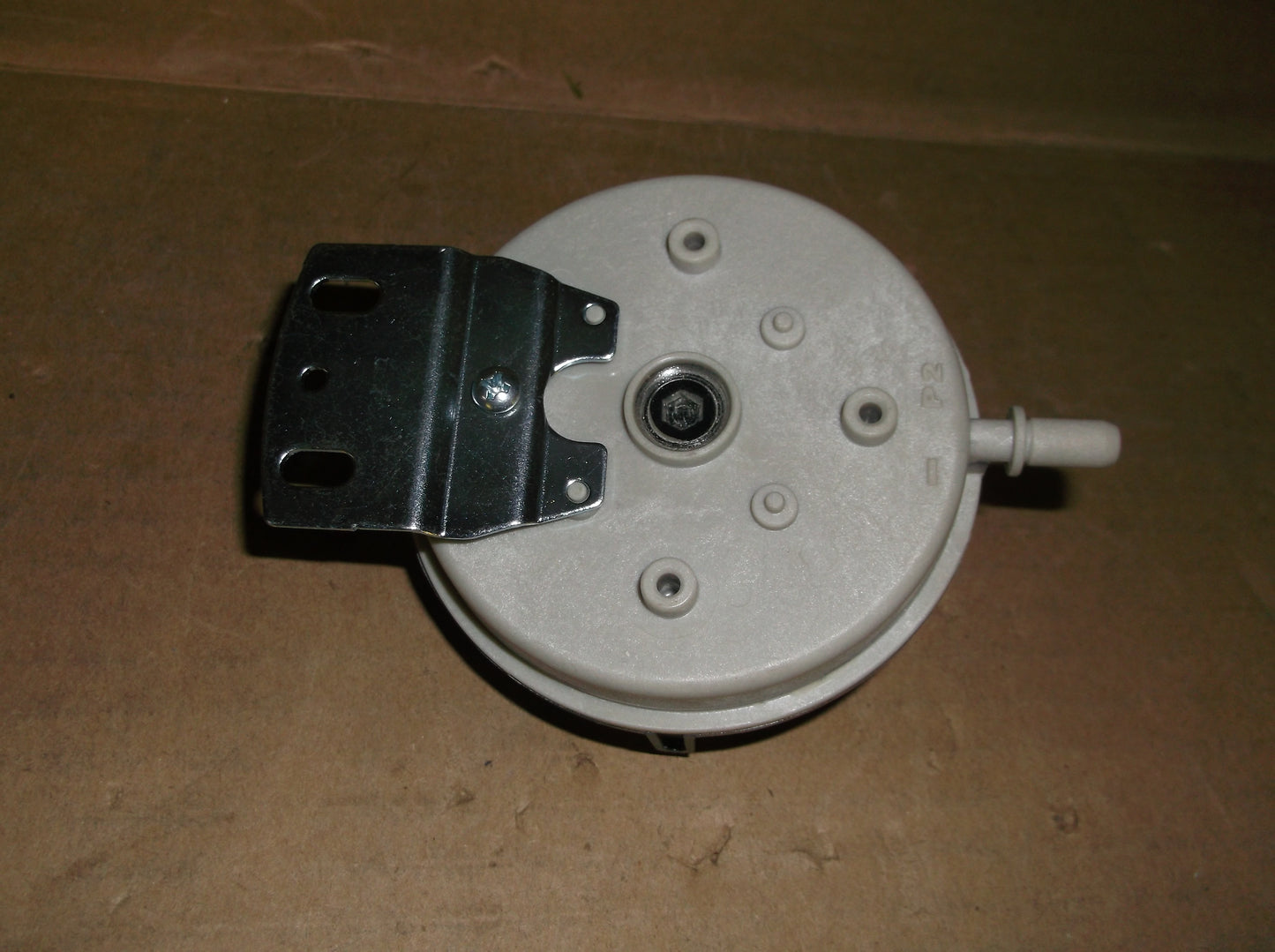 PRESSURE SWITCH 0.65"WC PF 1-PORT,2-TERM NORMALLY OPEN