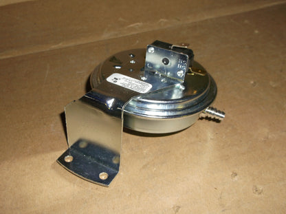 PRESSURE SWITCH 0.15" WCPF 1-PORT, 2-TERM, NORMALLY OPEN