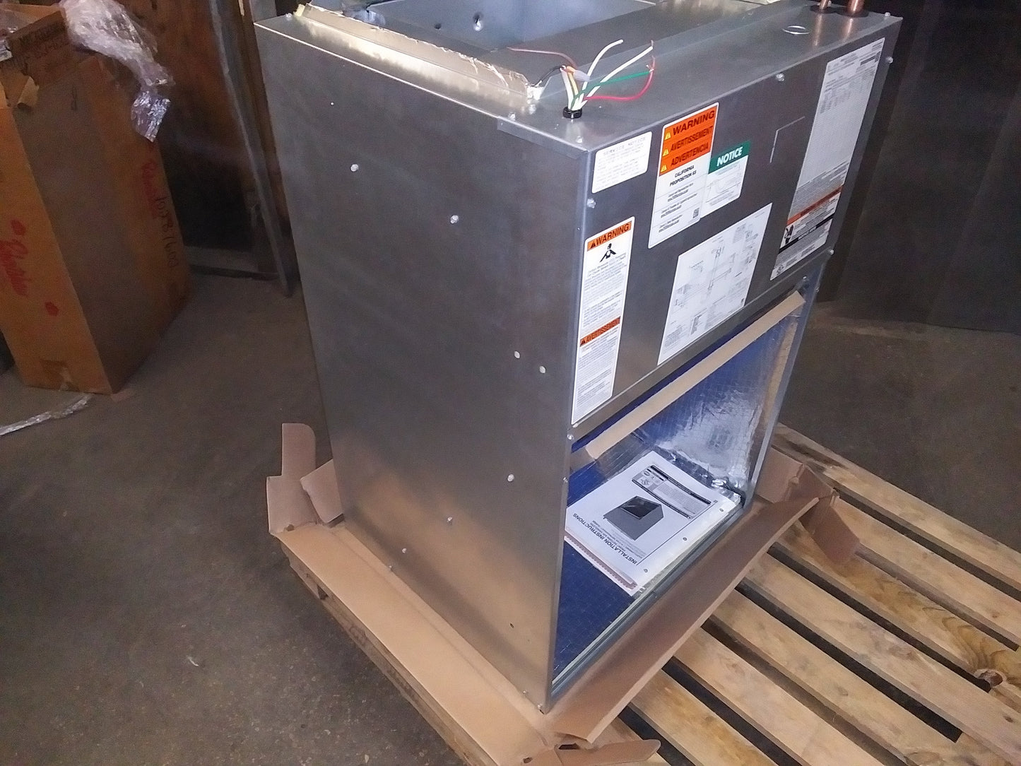 Fan coil ECM de retorno frontal con flujo ascendente de CA/HP de 3 toneladas con código de opción 417 208-240/60/1 R-410A CFM 1000-1200