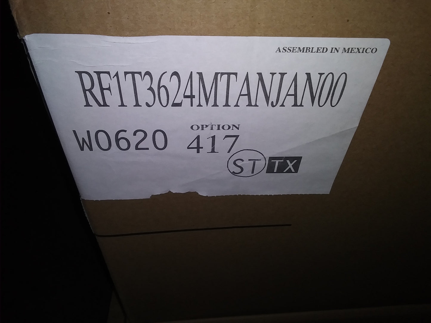Fan coil ECM de retorno frontal con flujo ascendente de CA/HP de 3 toneladas con código de opción 417 208-240/60/1 R-410A CFM 1000-1200