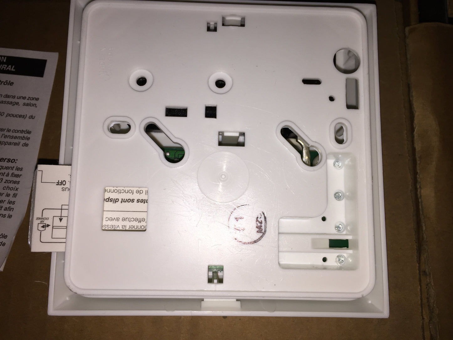 Control central de pared básico de 24 vol. con deshumidificador