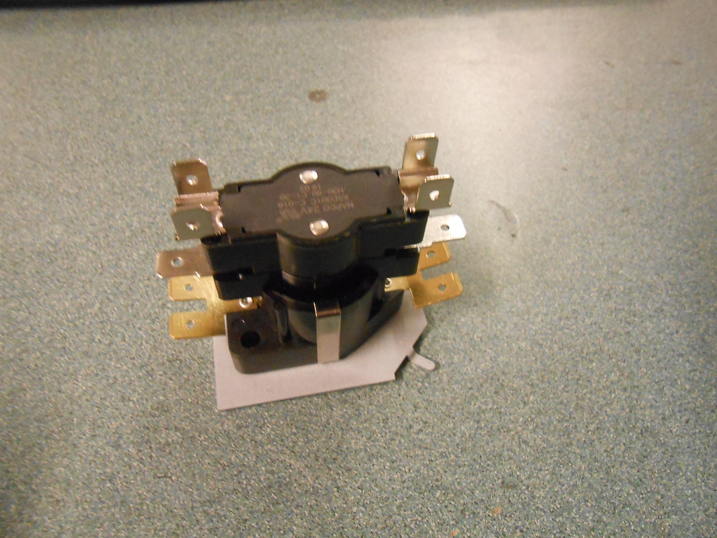 Circuitos de la etapa principal del secuenciador 2, DPST-No, retardo de encendido 30-70 s, retardo de apagado 1-40 s