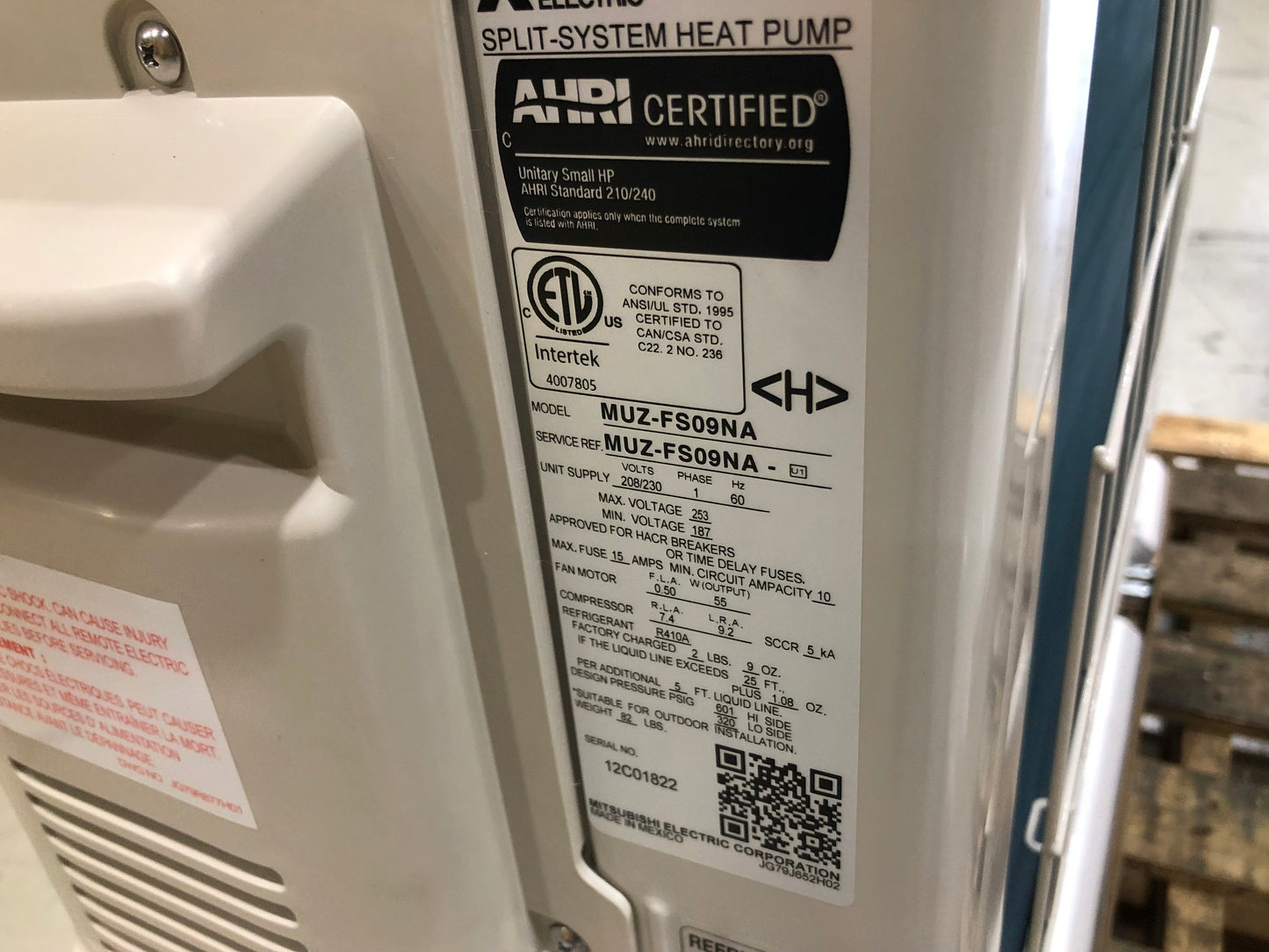 9,000 BTU Single-Zone Outdoor Mini-Split Heat Pump, 30.5 SEER 208-230/60/1 R-410A