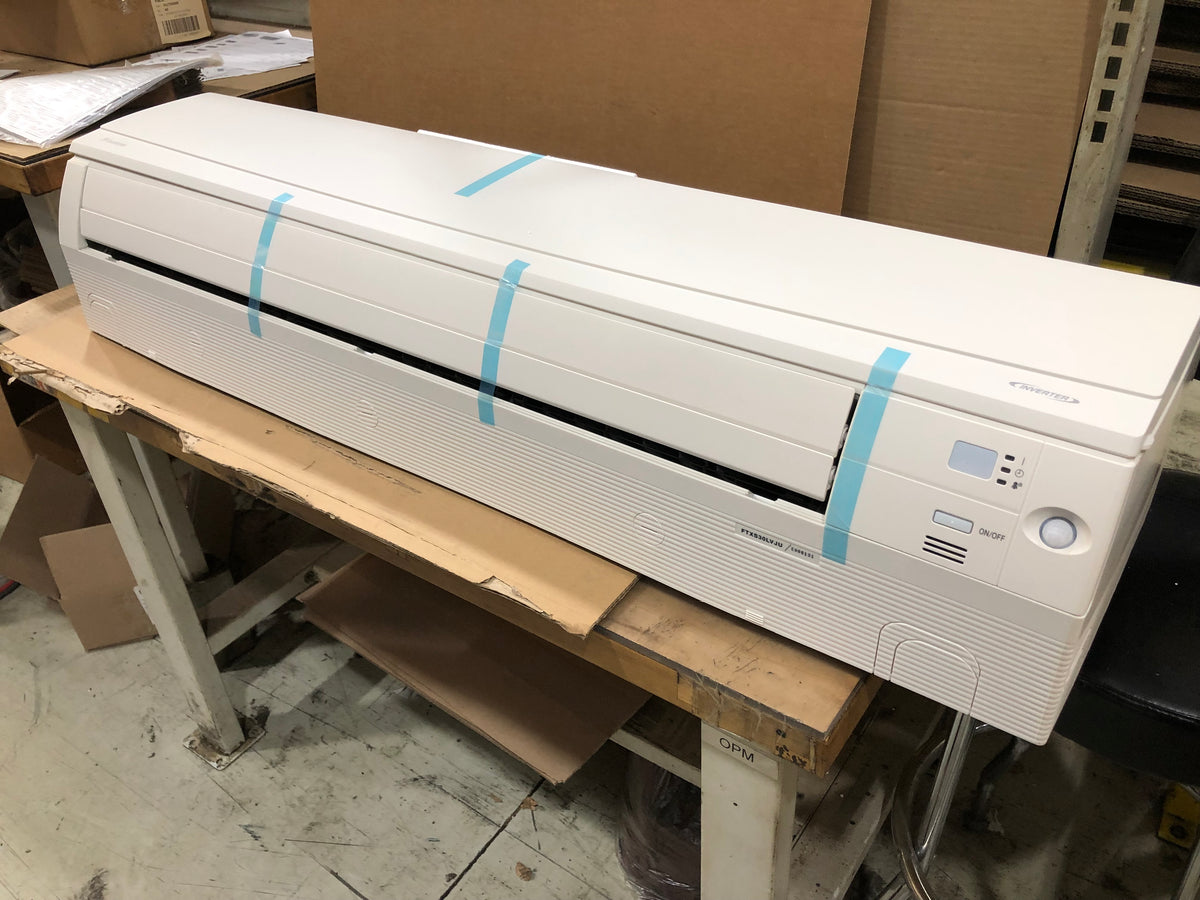 30,000 BTU Wall Mounted Inverter Mini-Split Heat Pump, 19 Seer 208-230/60/1 R-410A CFM:1000