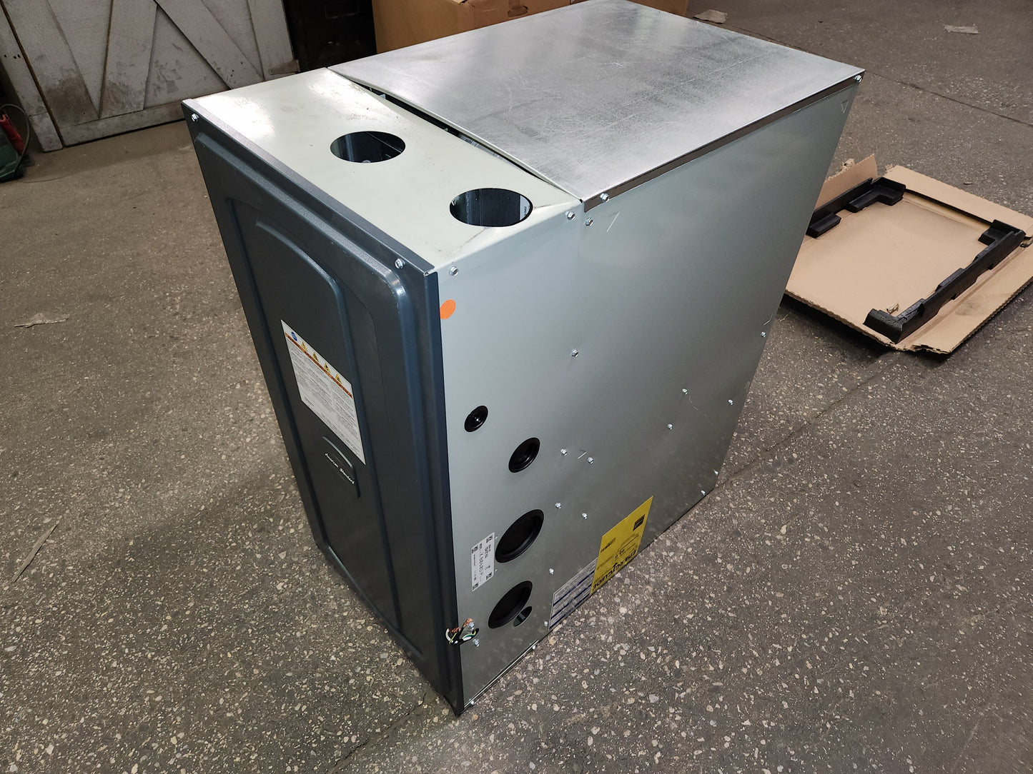 60,000 Btu Single-Stage ECM Downflow Gas Furnace, 96.00% 115/60/1 CFM 1604