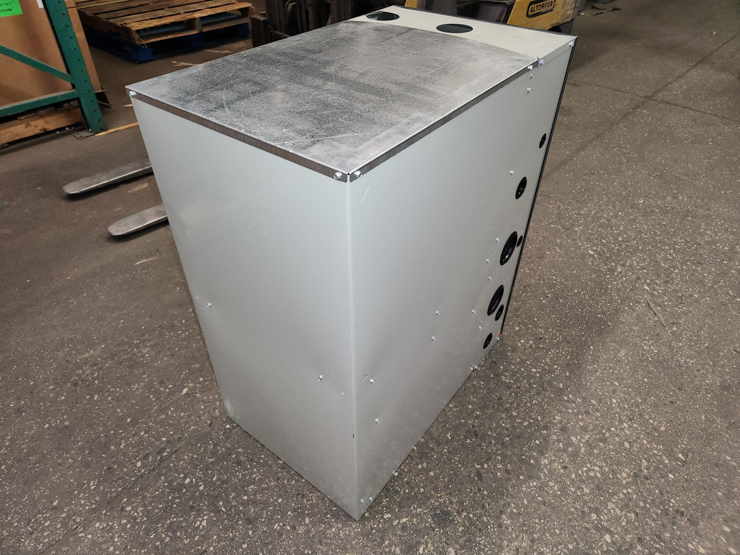 60,000 Btu Single-Stage ECM Downflow Gas Furnace, 96.00% 115/60/1 CFM 1604