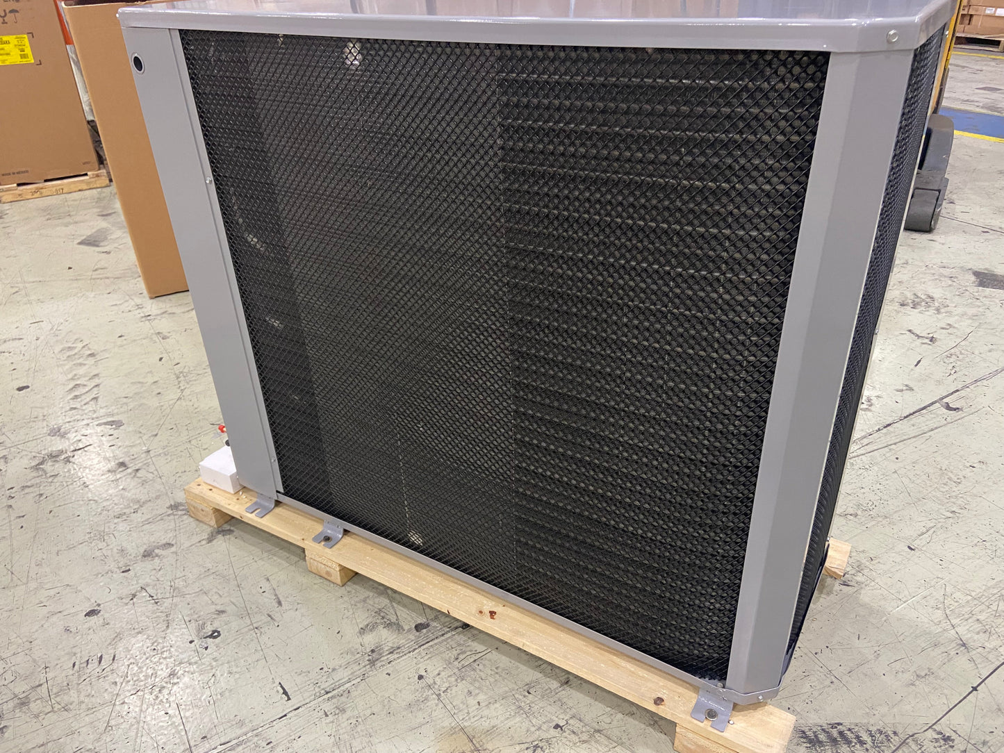 3 Ton Horizontal Air Conditioning Outdoor Unit; 14 SEER, 208/230-60-1, R410A, Damaged