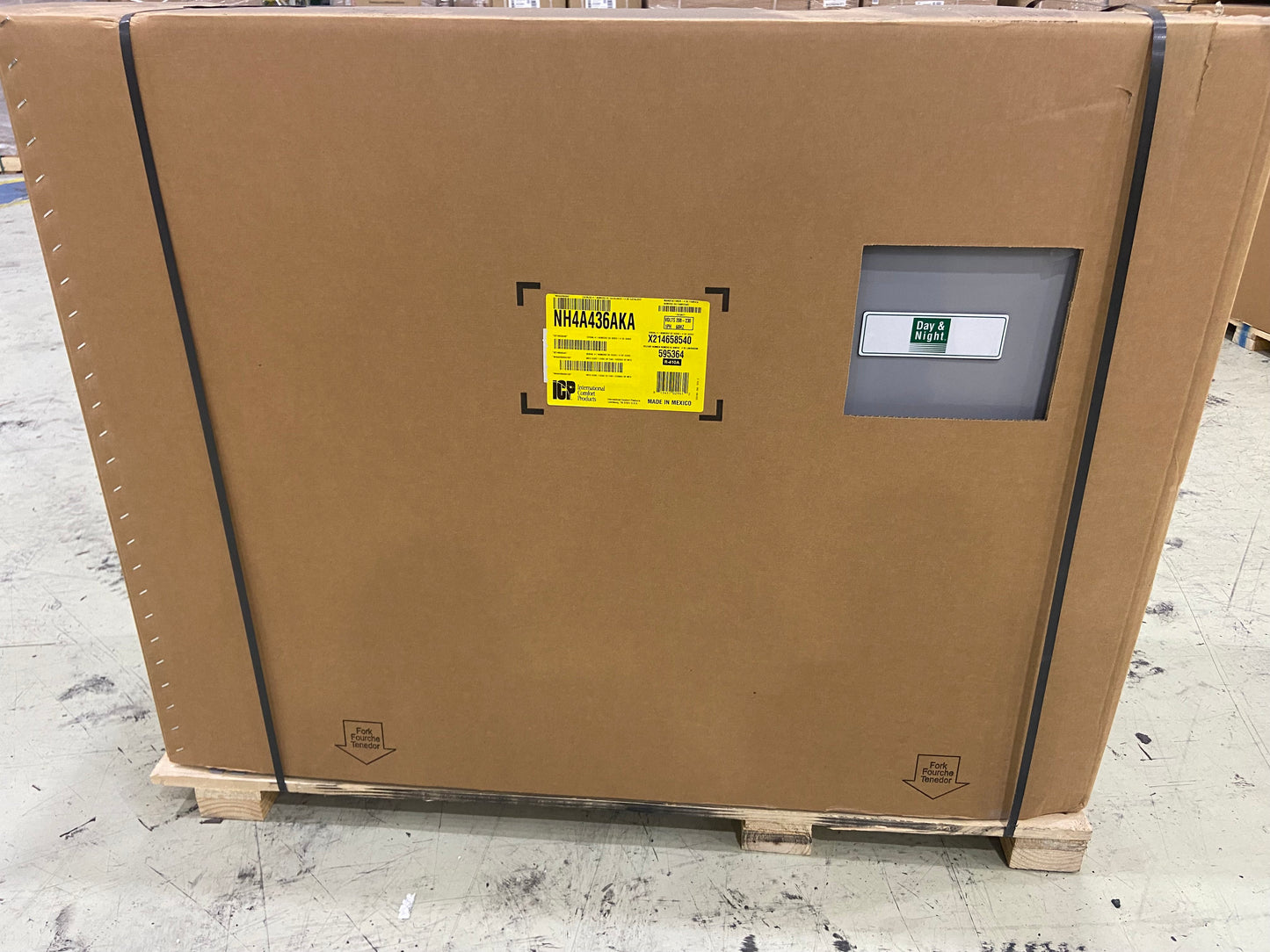 3 Ton Horizontal Air Conditioning Outdoor Unit; 14 SEER, 208/230-60-1, R410A, Damaged