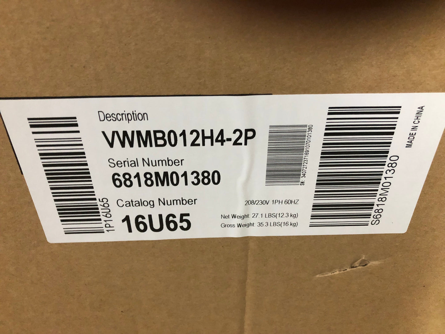 Unidad interior minisplit de pared alta con bomba de calor VRF de 12 000 Btu