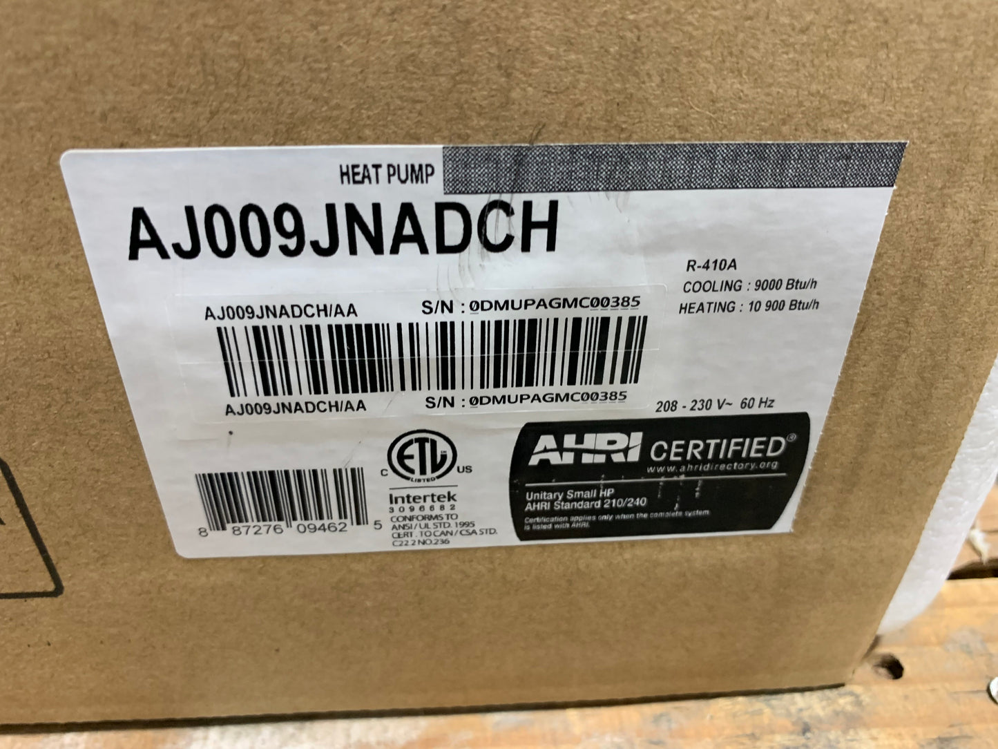 Unidad minisplit con bomba de calor para interiores de 9000/10 900 Btu, 208-230/60/1 R410A