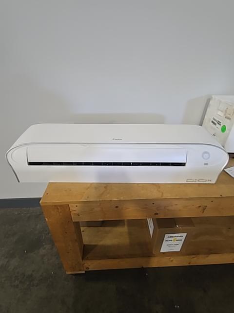 18,000 Btu Single-Zone Indoor Heat Pump Mini Split Unit, 17 Seer 208-230/60/1 R410A