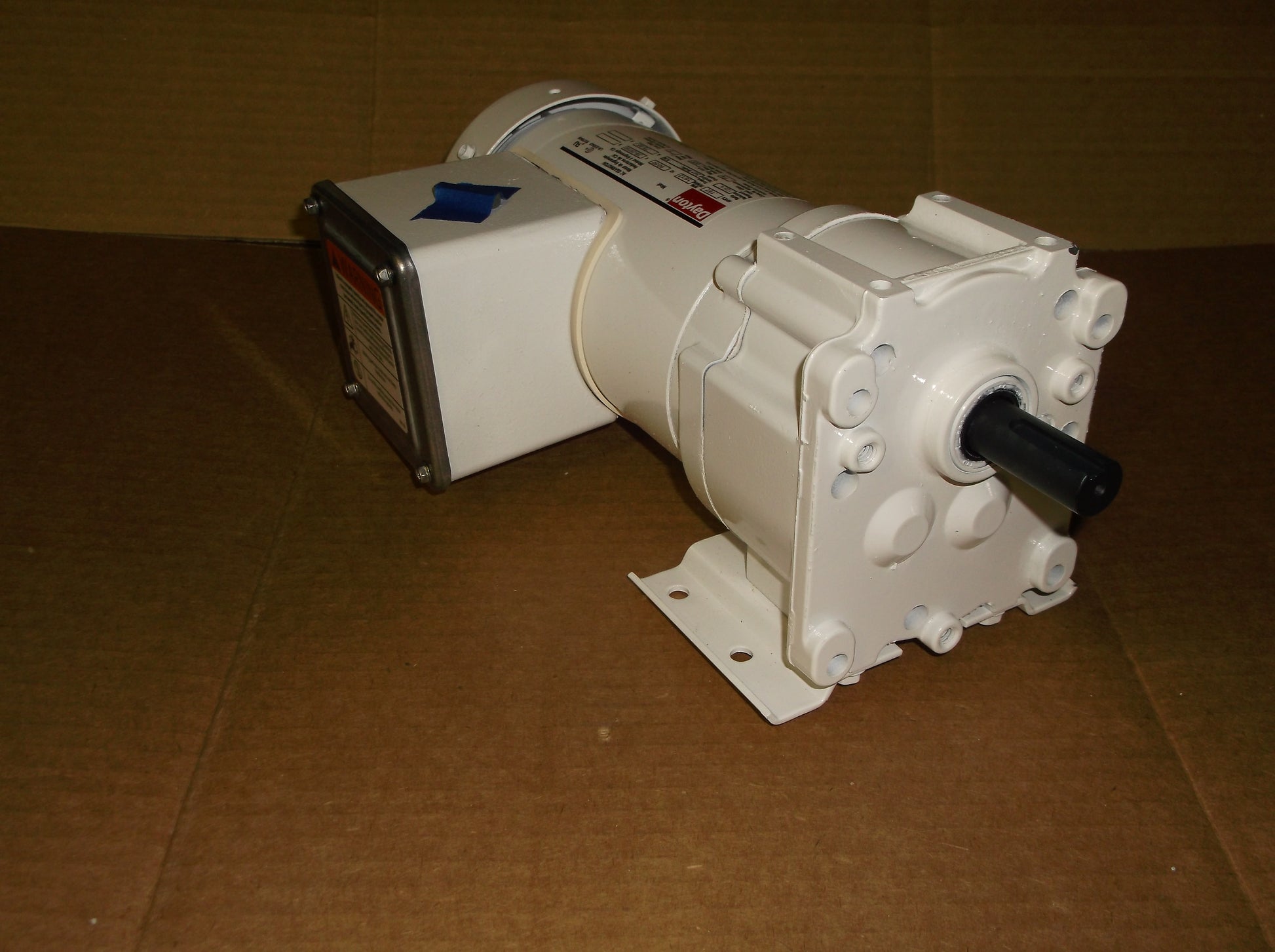 1/6HP AC GEARMOTOR 208-230/50-60/3 RPM:16 MAX. TORQUE 391in.-LB