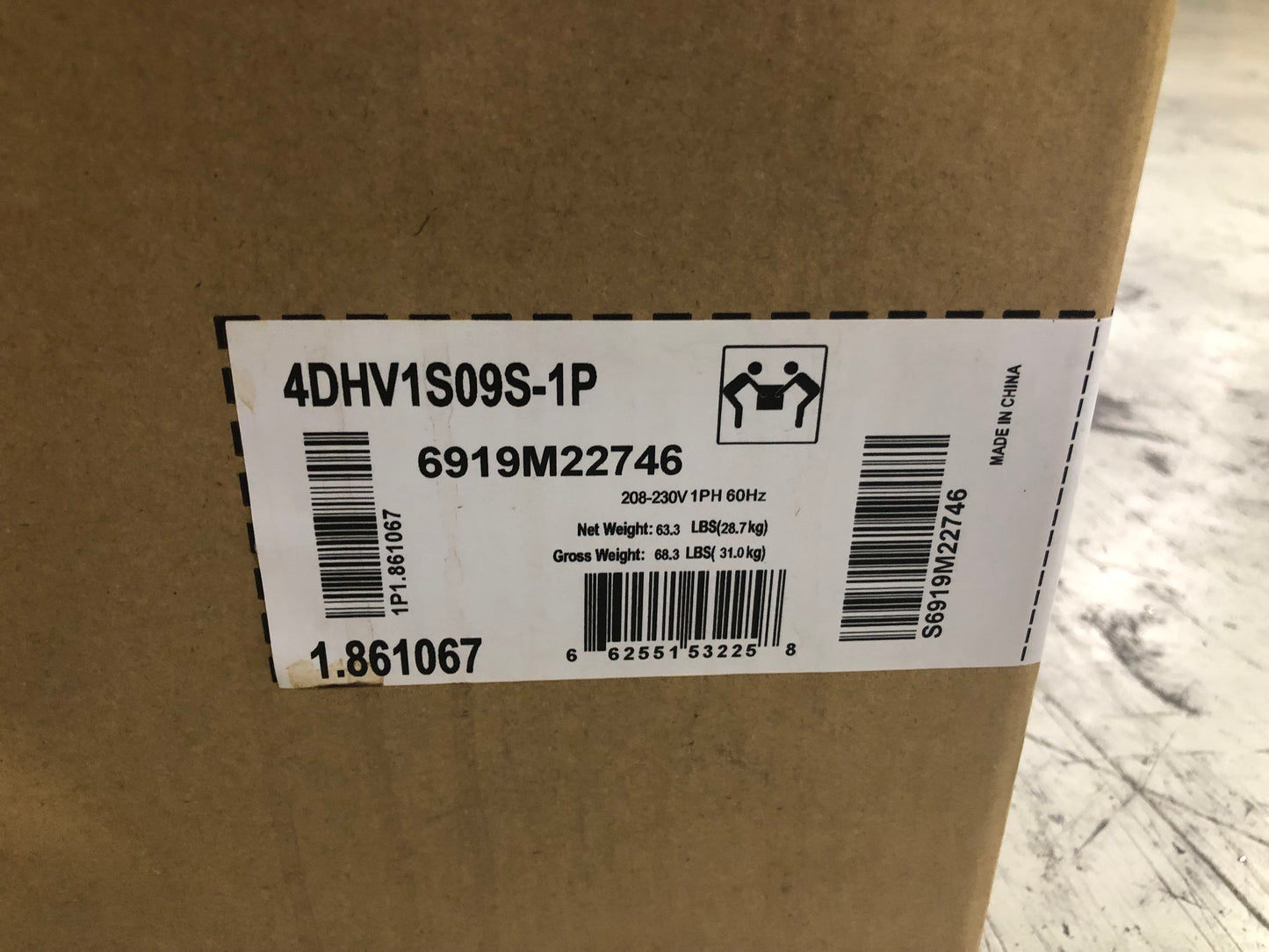 Bomba de calor de zona única de 9000 Btu con controlador de aire de montaje en pared de OD y conjunto de 19 SEER 208-230/60/1 R410A