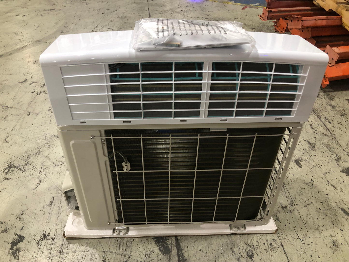 Bomba de calor de zona única de 9000 Btu con controlador de aire de montaje en pared de OD y conjunto de 19 SEER 208-230/60/1 R410A