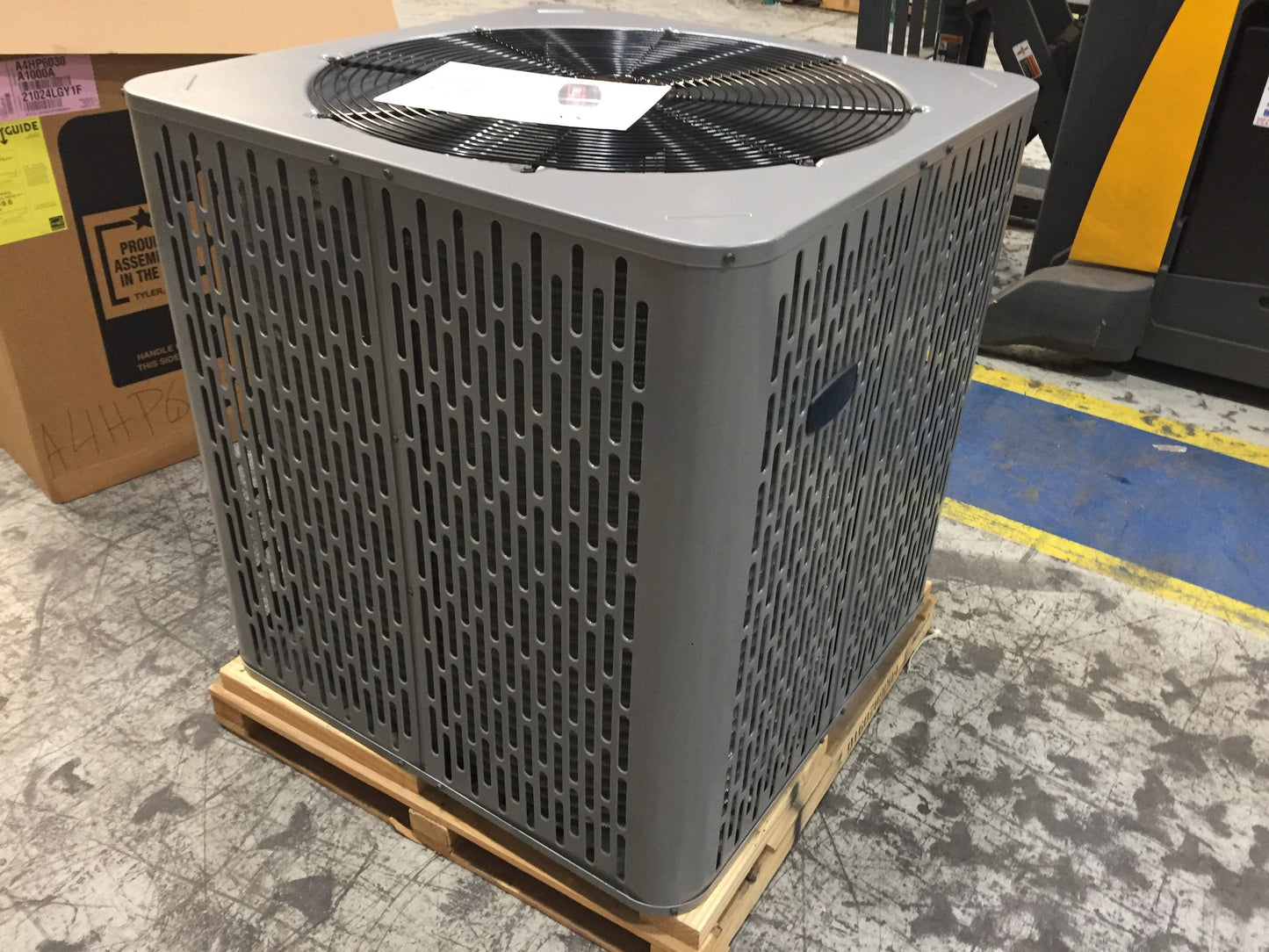 2.5 Ton Split System Heat Pump 208-230/60/1 R410A 16 Seer