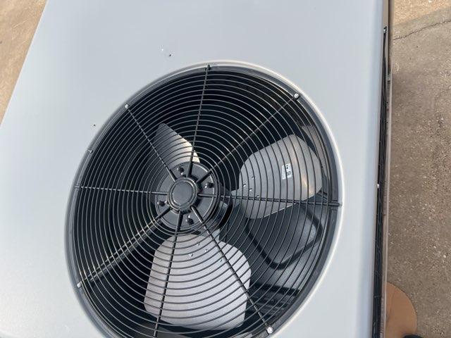 HORNO DE GAS NATURAL ECM DE UNA ETAPA, FLUJO ASCENDENTE/HORIZONTAL, 60 000 BTU, 96 % AFUE, 115/60/1 CFM:1200