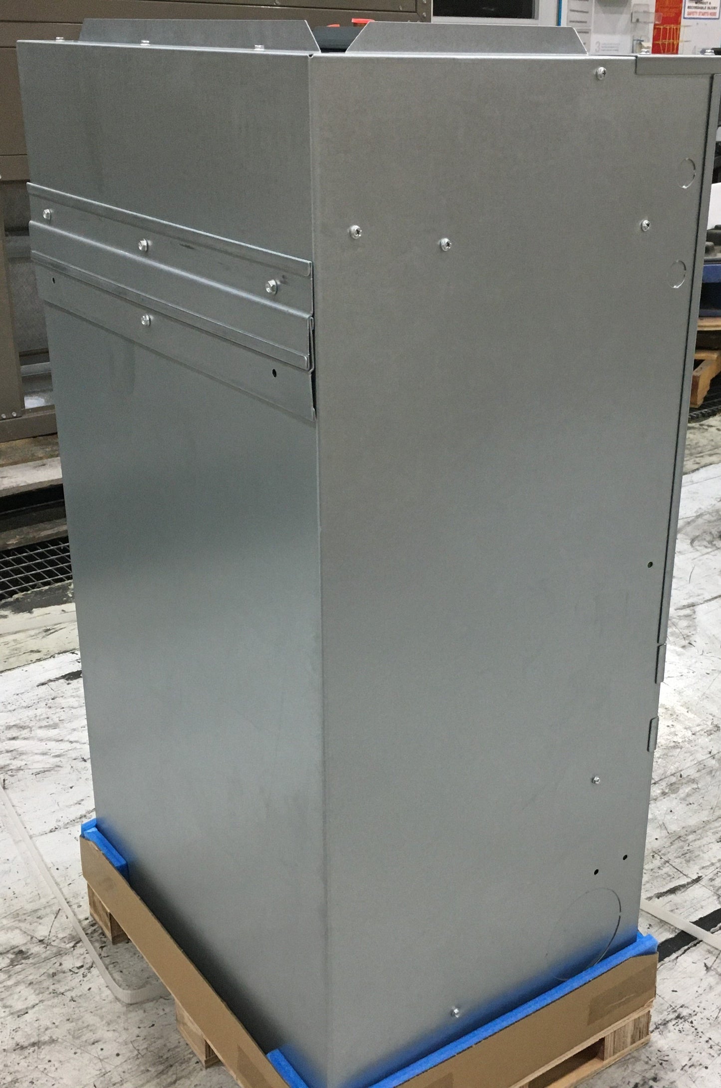 2 Ton AC/HP Upflow Variable Speed ECM Wall Mount Air Handler 208-230/60/1 R-410A CFM 900