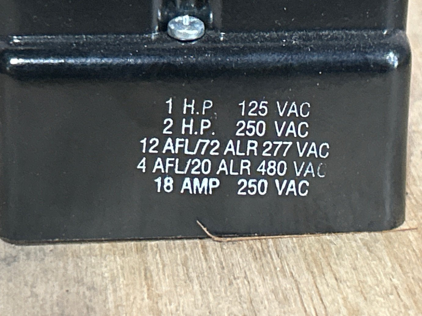 208/240 V, 50/60 Hz, 18 Amps, Magnetic Line Switching Relay