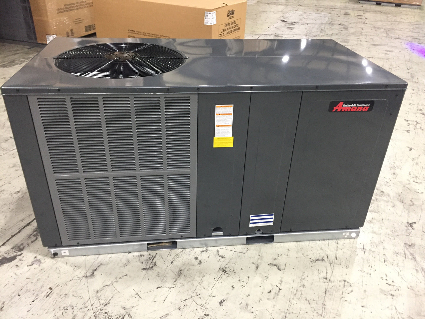 Unidad de aire acondicionado horizontal compacta de 4 toneladas, 13,4 Seer, 208-230/60/1, R401A