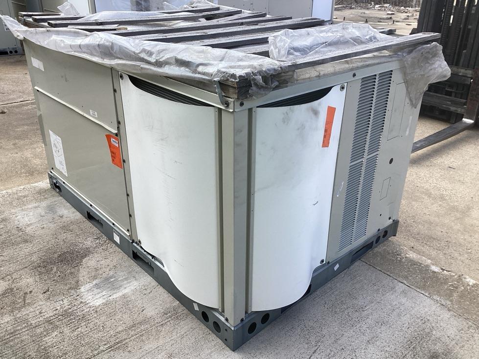 Unidad compacta convertible a gas natural/electricidad de 4 toneladas, 14 SEER, 208-230/60/3, R410A