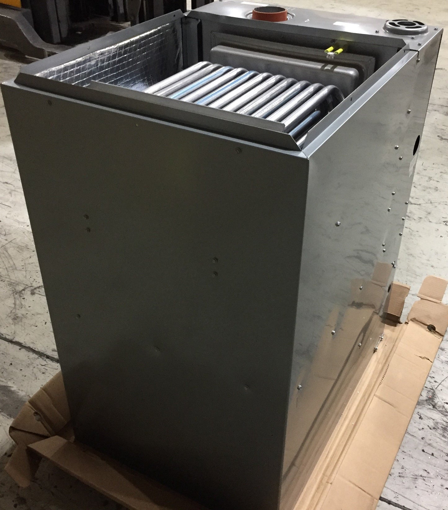 Horno a gas de varias velocidades, ECM, de una etapa, de flujo ascendente/horizontal, 100 000 BTU, 80 % de aire de combustión (AFU), 115/60/1 Cfm: 1840