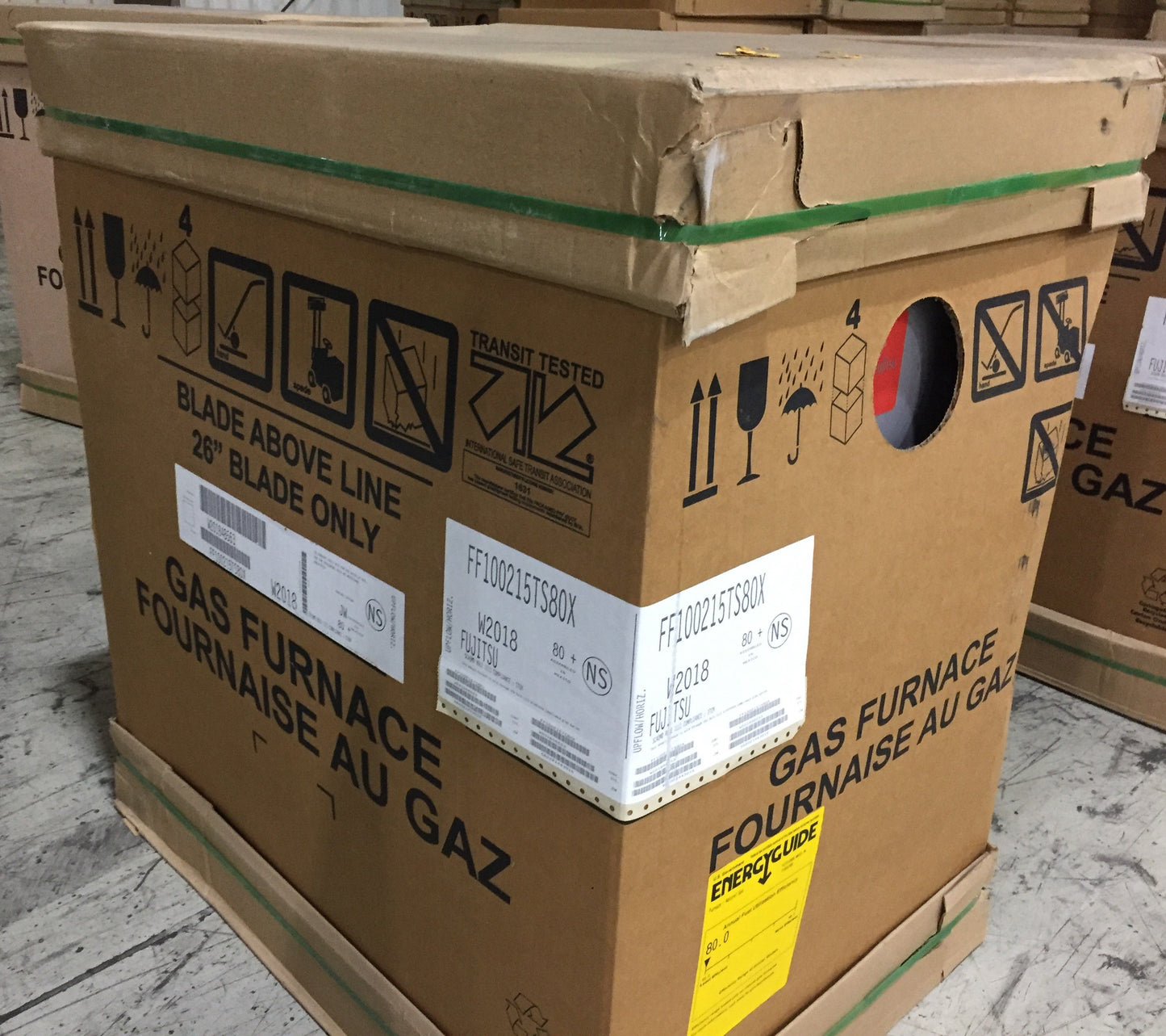 Horno a gas de varias velocidades, ECM, de una etapa, de flujo ascendente/horizontal, 100 000 BTU, 80 % de aire de combustión (AFU), 115/60/1 Cfm: 1840