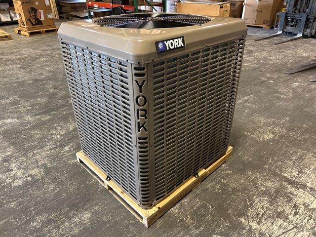 2.5 Ton Split-System Heat Pump 208-230/60/1 16 SEER R-410A