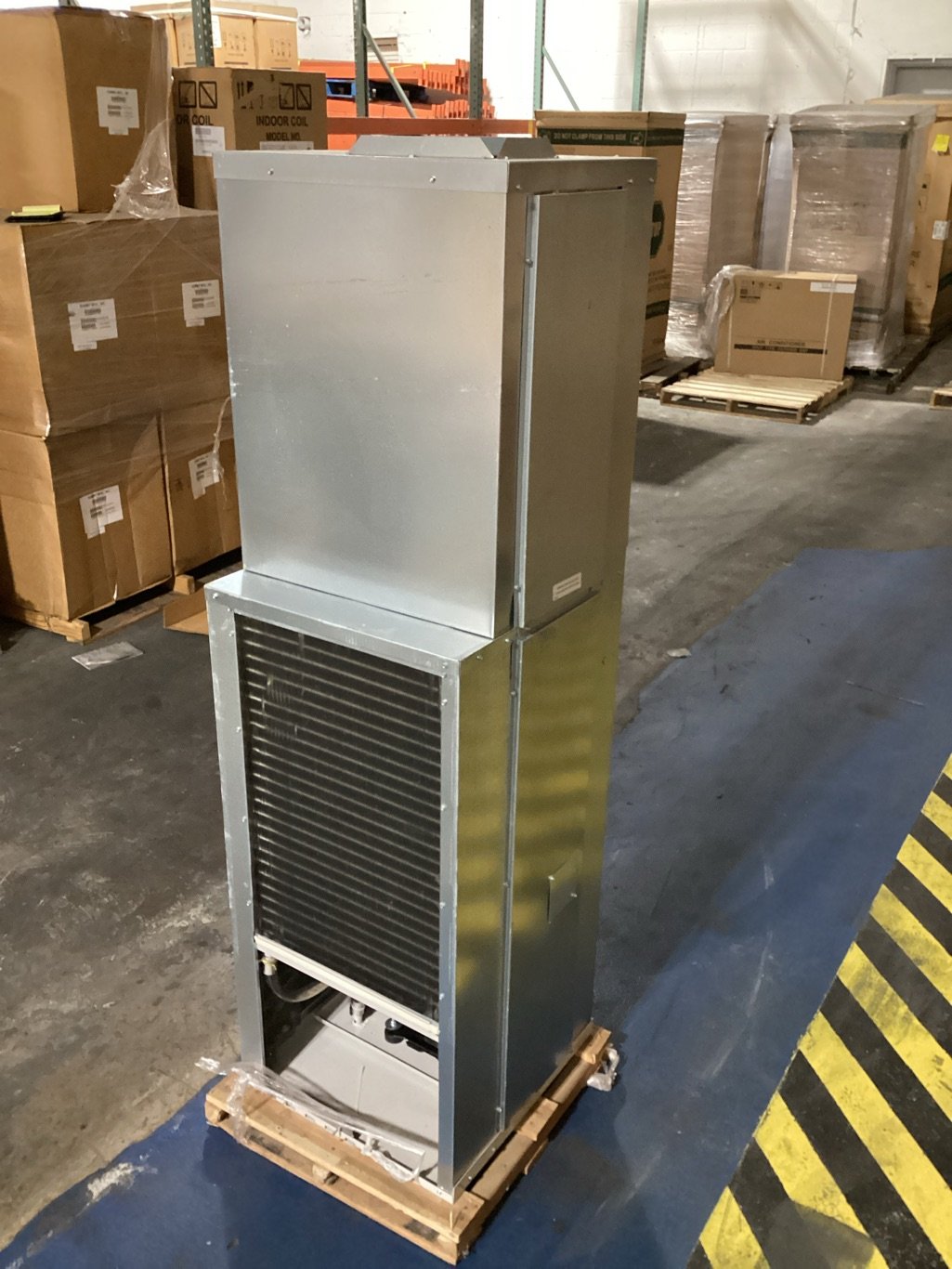 1.5 Ton Vertical Through-The-Wall Package Heat Pump With 5 Kw Heat 208-230/60/1 R-410A EER 11