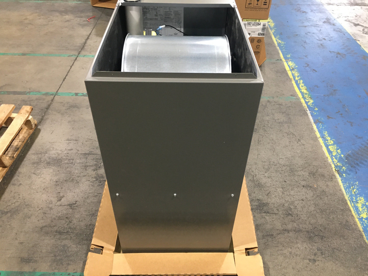 88,000 BTU Low NOx 2-Stg Downflow ECM Var SPD Gas Furnace 96% 120/60/1 CFM: 2180