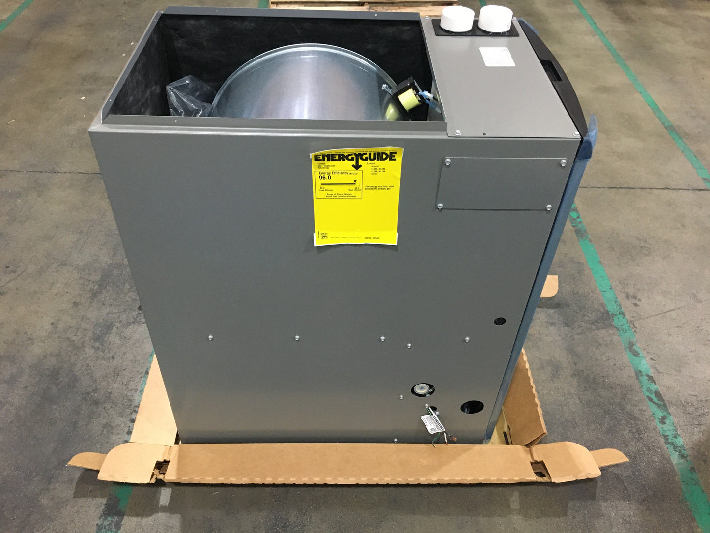 88,000 BTU Low NOx 2-Stg Downflow ECM Var SPD Gas Furnace 96% 120/60/1 CFM: 2180