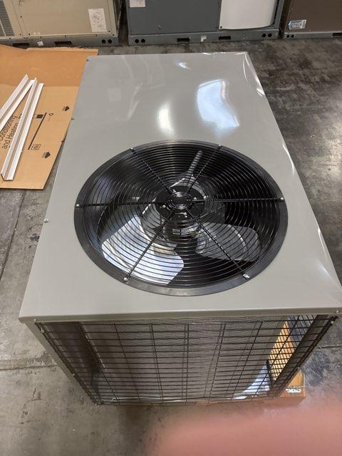 2.5 Ton Convertible Packaged Air Conditioning Unit, 13.4 SEER2, 208-230/60/1, R410A