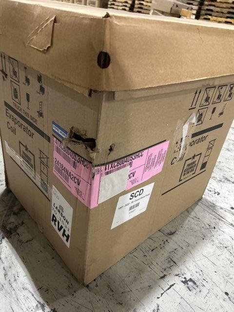 UNIDAD MINI SPLIT CON BOMBA DE CALOR PARA INTERIOR DE 11 900/13 000 BTU, 208-230/60/1 R410A