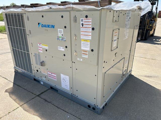 7.5 Ton Two-Stage Convertible Natural Gas/Electric Packaged Unit, 11.2 EER, 208-230/60/3, R410A