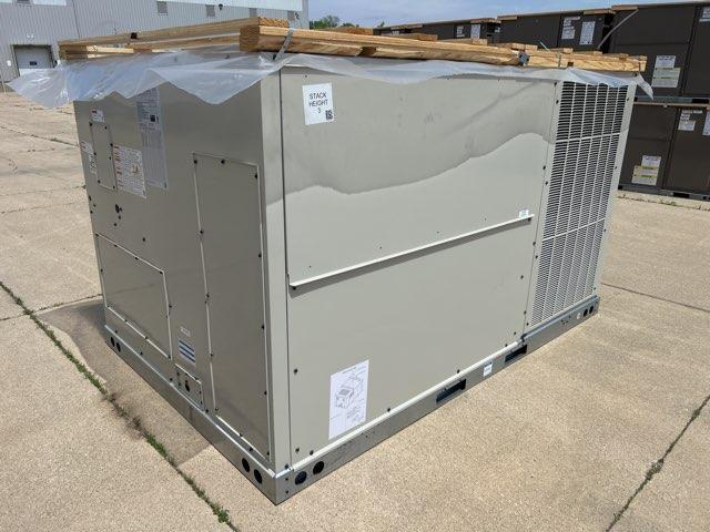 8.5 Ton Two-Stage Convertible Packaged Heat Pump Unit, 11.4 EER, 460/60/3, R32