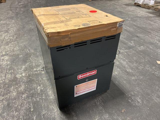80,000 BTU 2-Stg Low Nox Upflow/Horizontal ECM Multi Speed Gas Furnace 80% AFUE 115/60/1 CFM: 2000