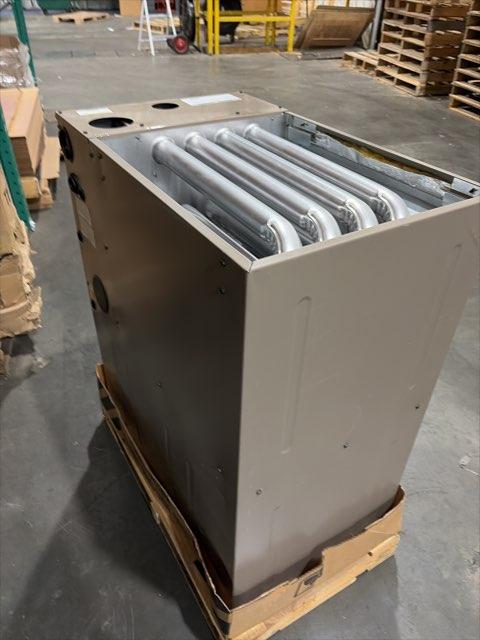 80,000 BTU 3-Stg Modulating Multi ECM Var Spd Comm Compatible Gas Furnace 97.5% 115/60/1 CFM: 1228