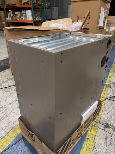 80,000 BTU 3-Stg Modulating Multi ECM Var Spd Comm Compatible Gas Furnace 97.5% 115/60/1 CFM: 1228