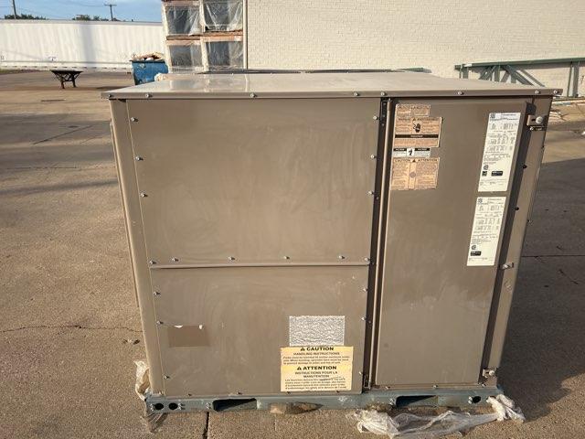 12.5 Ton Two-Stage Convertible Packaged Air Conditioning Unit, 11 EER, 208-230/60/3, R410A