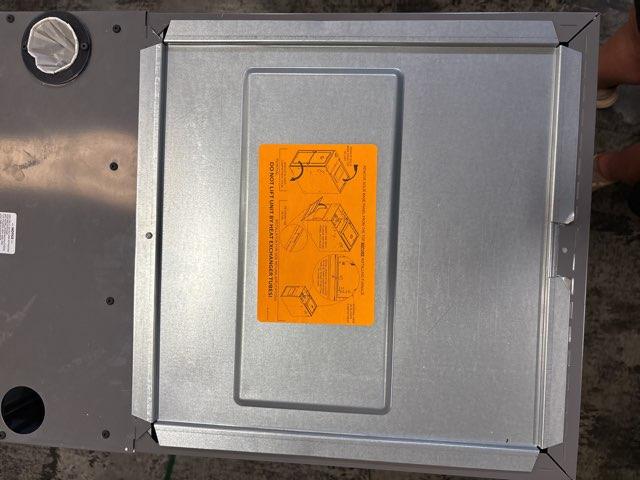 98,000 BTU 3-Stg Modulating Upflow ECM Var Spd Communicating Gas Furnace 98.1% 115/60/1 CFM: 1313